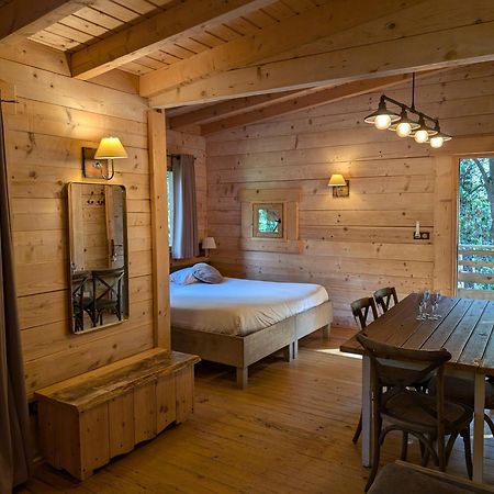 Les Cabanes Dans Les Bois Logis Hotel Villedubert Экстерьер фото