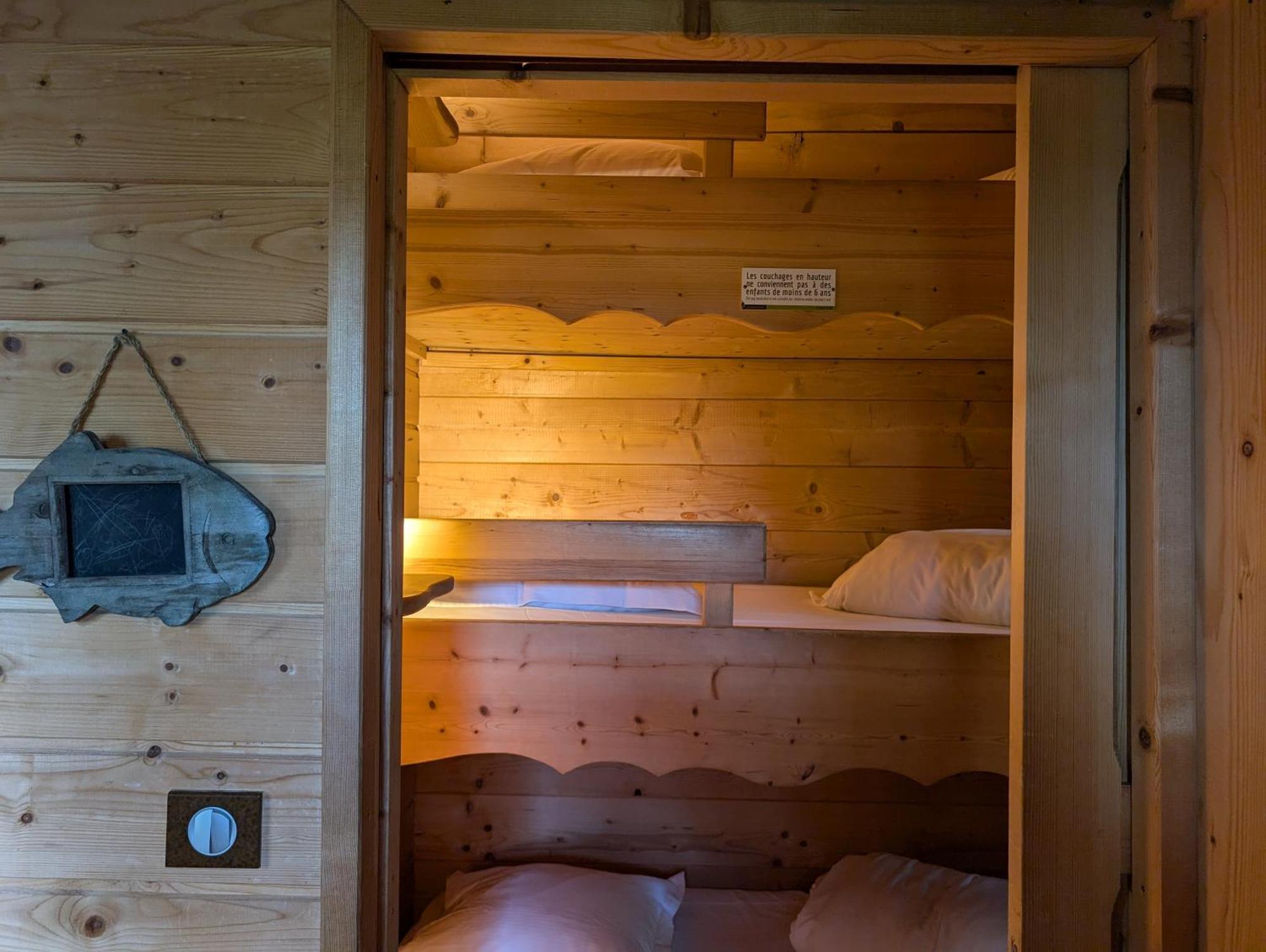 Les Cabanes Dans Les Bois Logis Hotel Villedubert Экстерьер фото