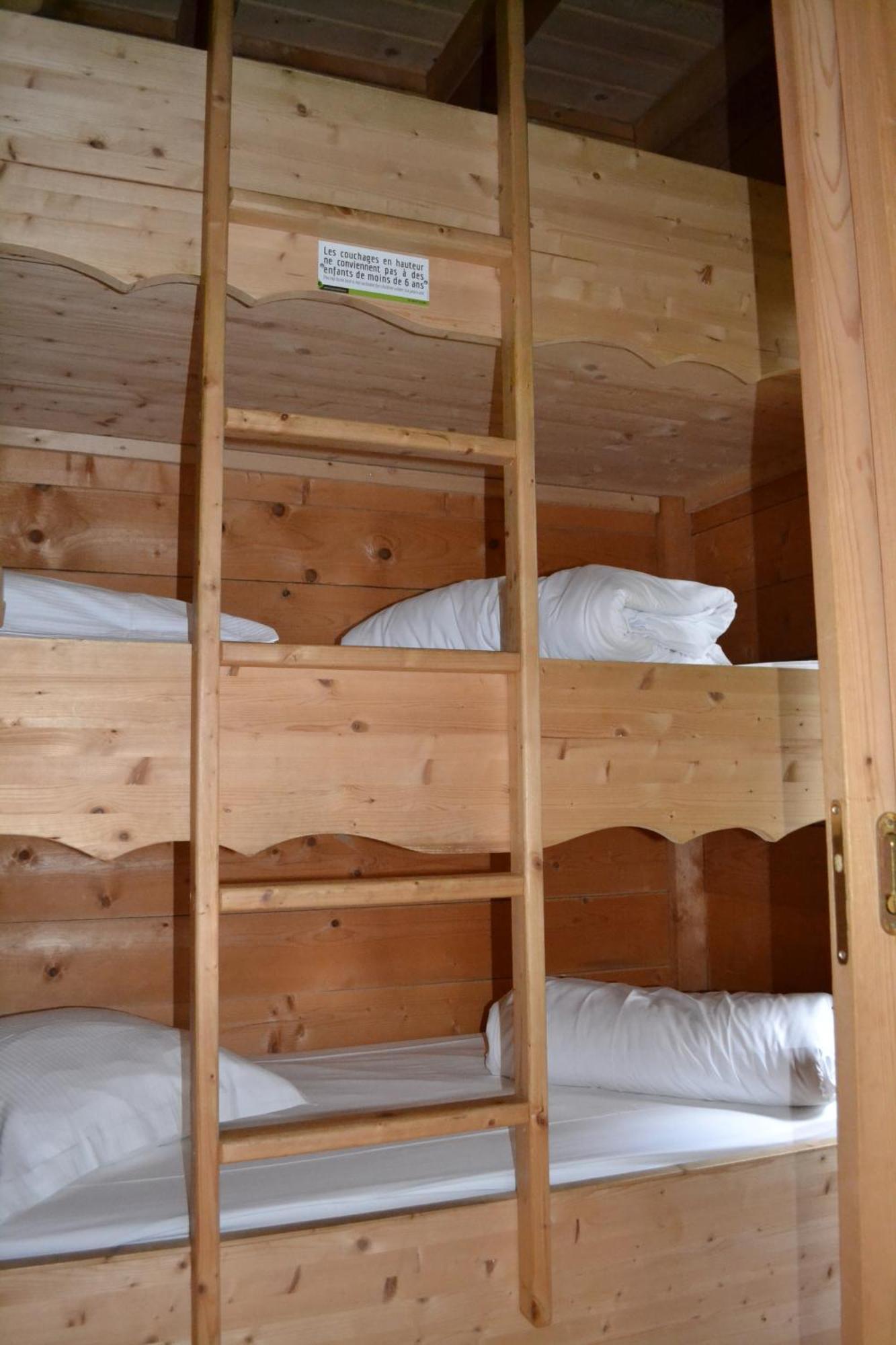 Les Cabanes Dans Les Bois Logis Hotel Villedubert Экстерьер фото